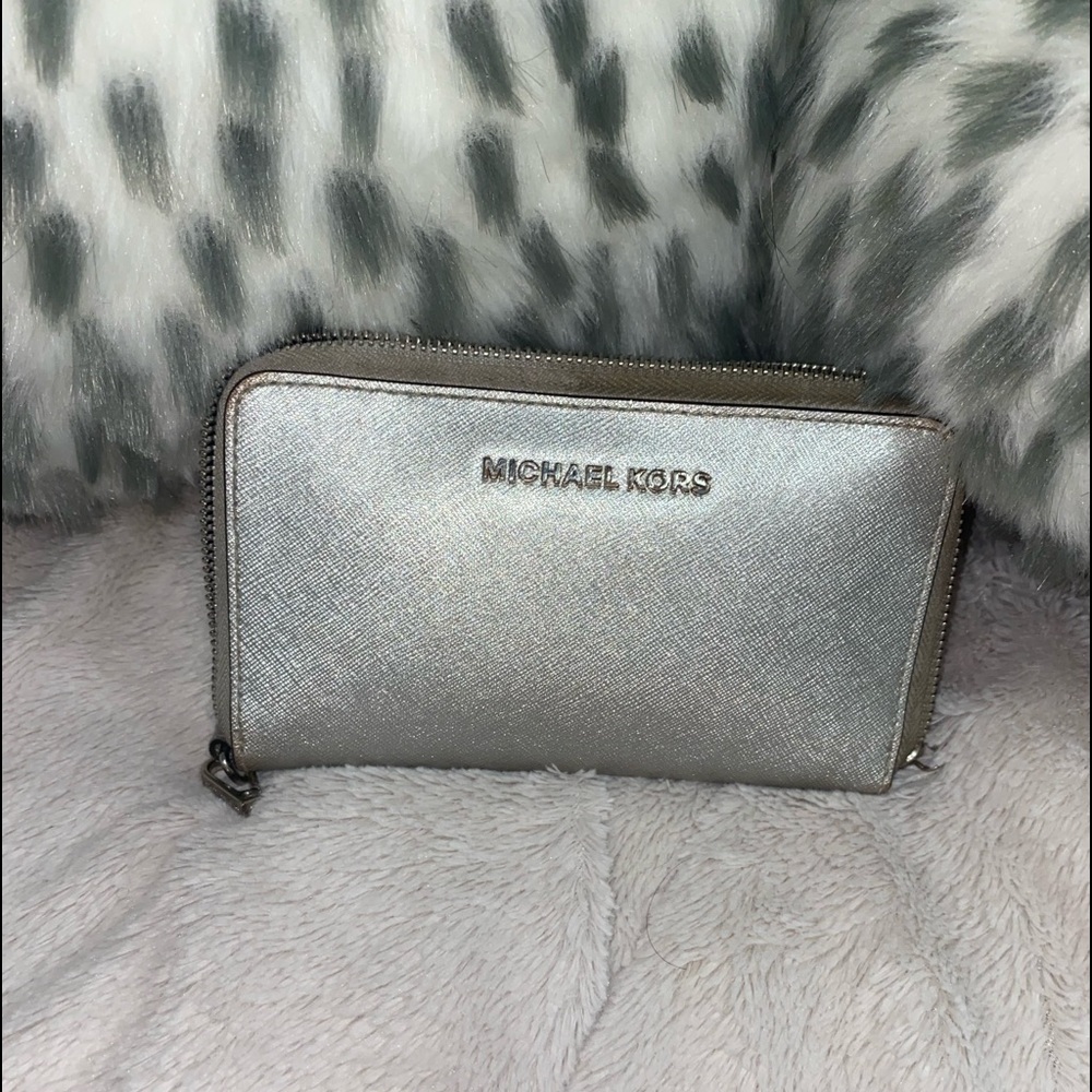 Micheal Kor wallet
